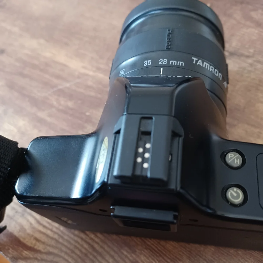 Minolta Maxxum 3000L camera w/ Tamron AF Lens 28-70